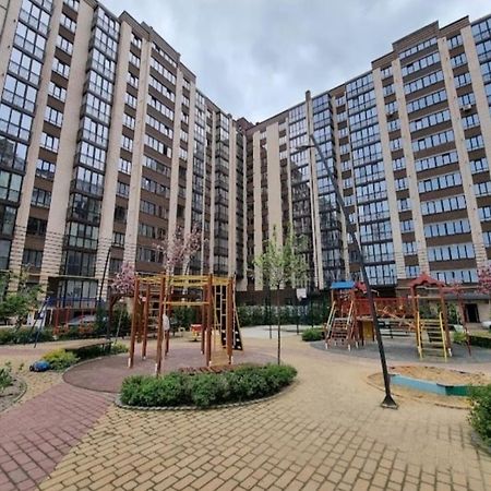 Vip Apartments Lutsk Exterior photo